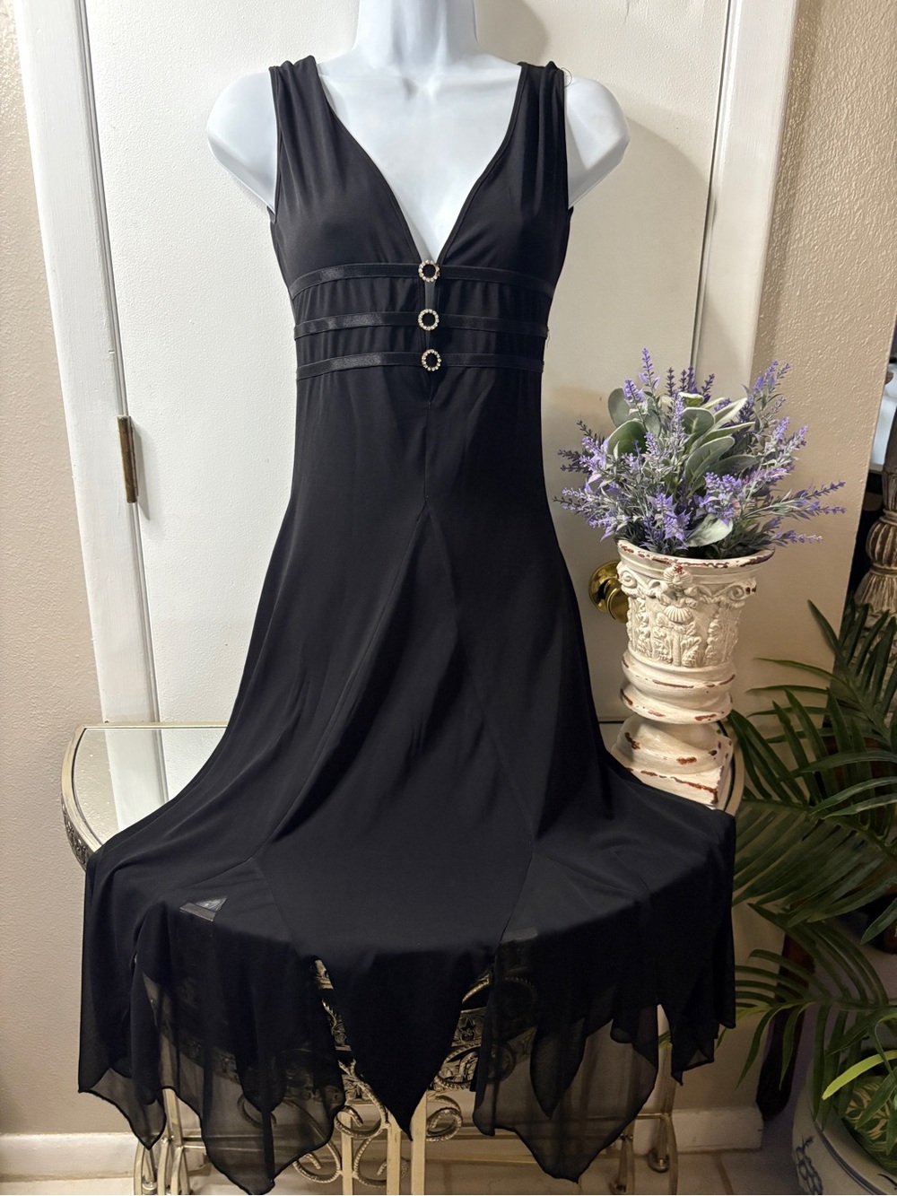 Black Sleeveless V-Neck Midi Dress with Decorative Ring Accents
